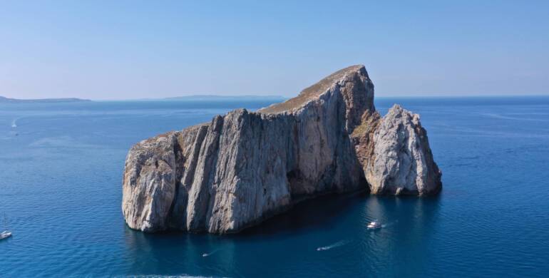 Escursioni in Sardegna: un viaggio tra natura, storia, terra e mare
